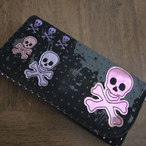 Loungefly Metallic Skull Wallet - Metallic Purple Clutch